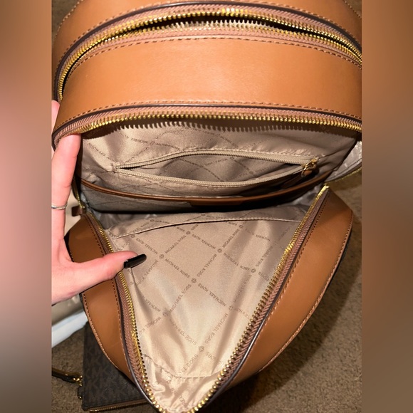 Michael Kors Backpack & wallet bundle - Picture 3 of 6